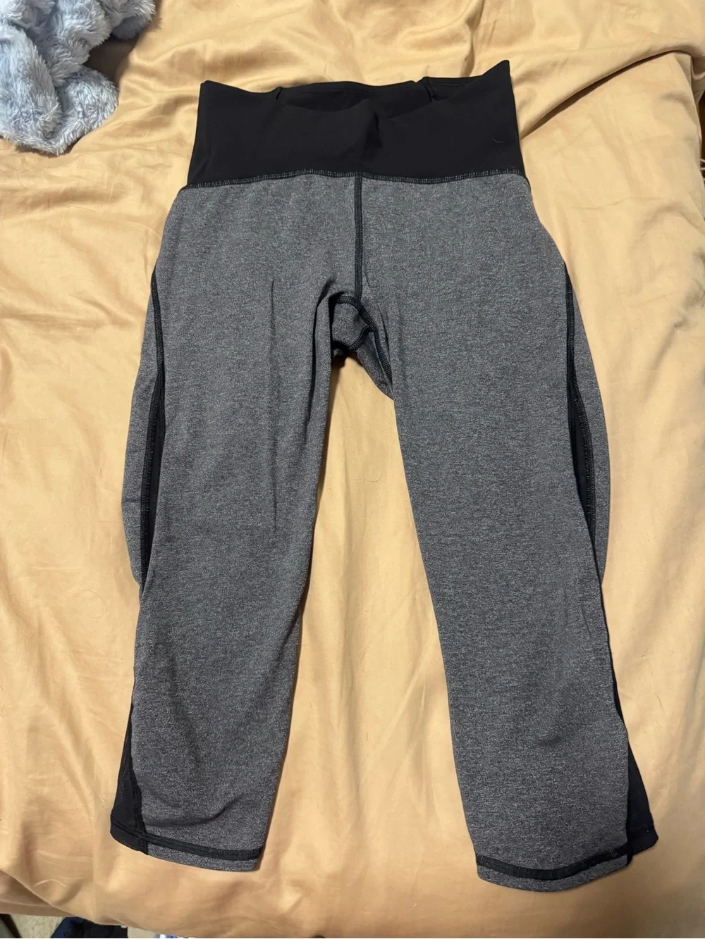 lululemon athletica Gray & Black High-Rise Cropped Leggings